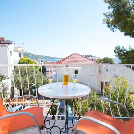 Apartmani Piculo Примоштен Экстерьер фото